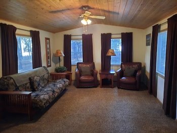 willamette pass inn and chalets