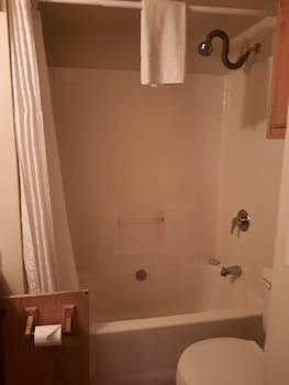 willamette pass inn and chalets