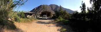 hermosas cabanas en la naturaleza del rio elqui