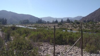 hermosas cabanas en la naturaleza del rio elqui