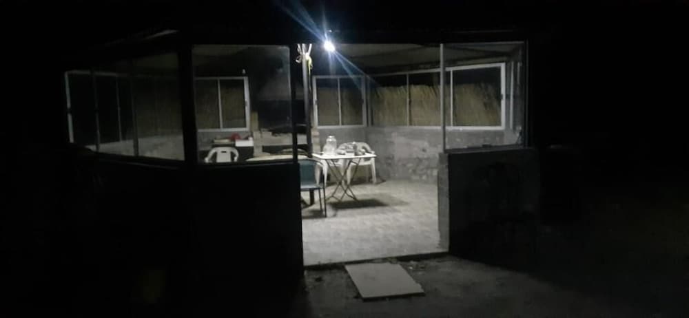 hermosas cabanas en la naturaleza del rio elqui