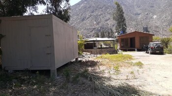 hermosas cabanas en la naturaleza del rio elqui