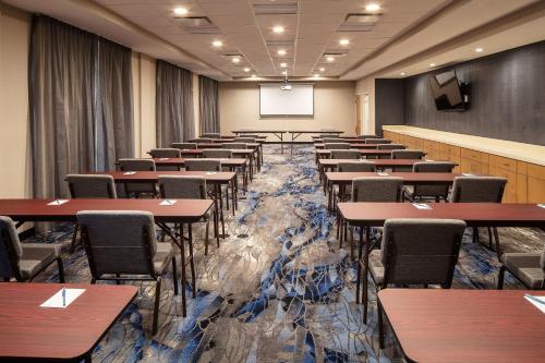 fairfield inn and suites seneca clemson univ area