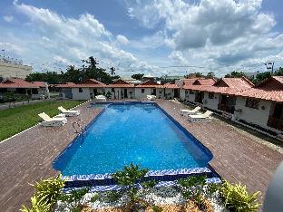 Shoreland Beach Resort By Cocotel,,2.5 star