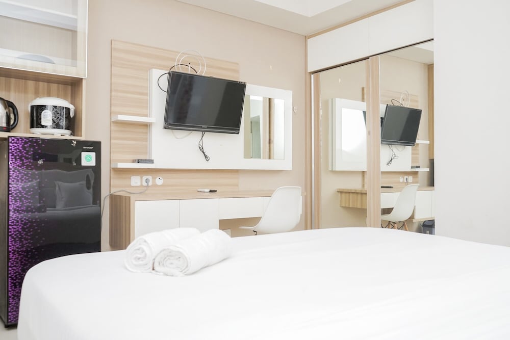 simply strategic and comfy studio paramount skyline apartment