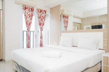 simply strategic and comfy studio paramount skyline apartment