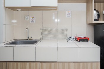 simply strategic and comfy studio paramount skyline apartment