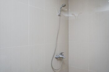 simply strategic and comfy studio paramount skyline apartment