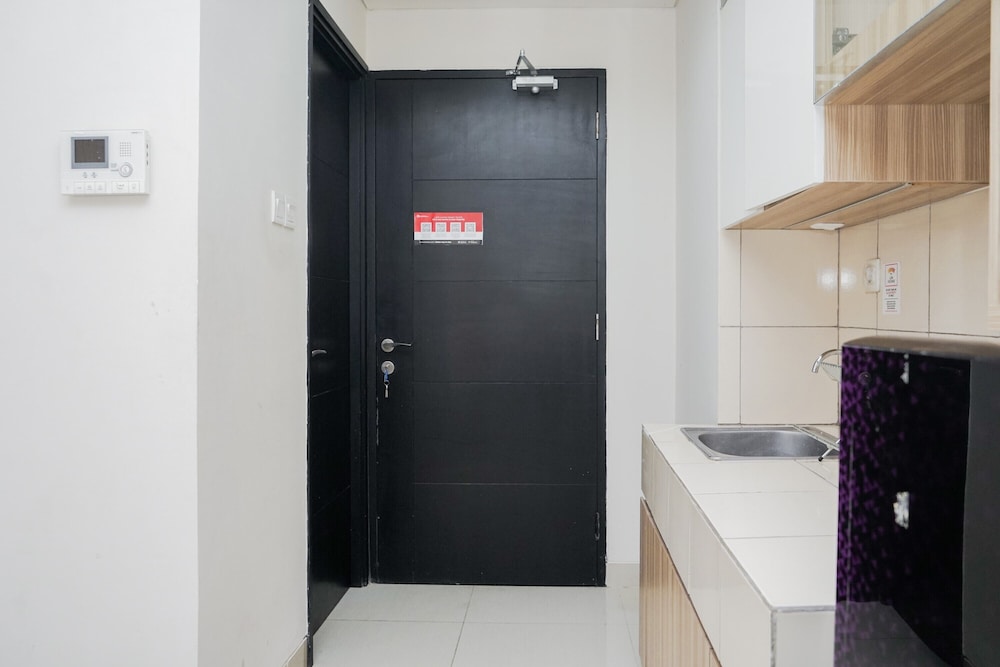 simply strategic and comfy studio paramount skyline apartment