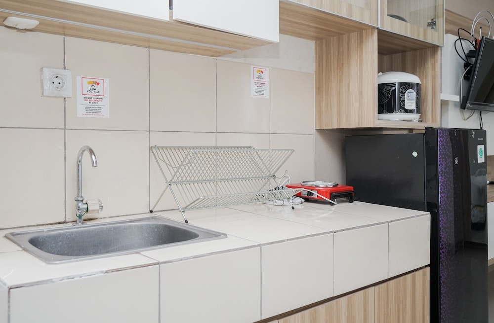 simply strategic and comfy studio paramount skyline apartment