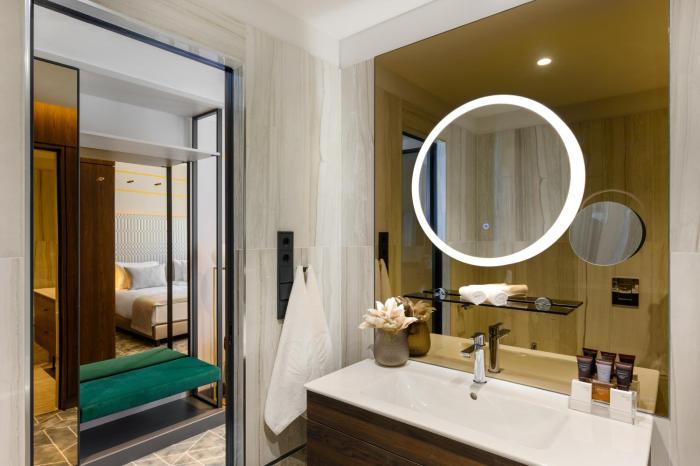 emerald downtown suites