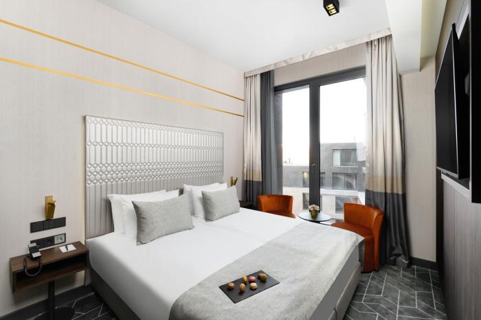 emerald downtown suites
