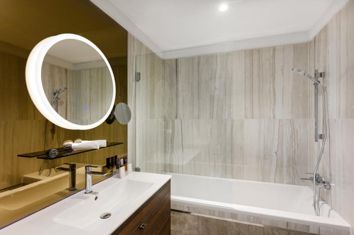 emerald downtown suites