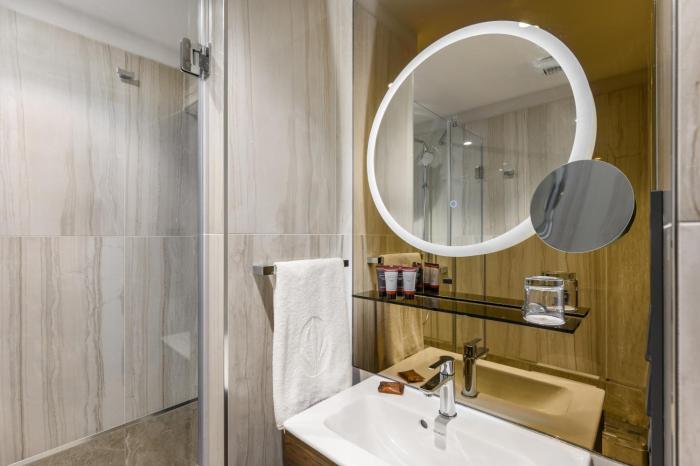 emerald downtown suites