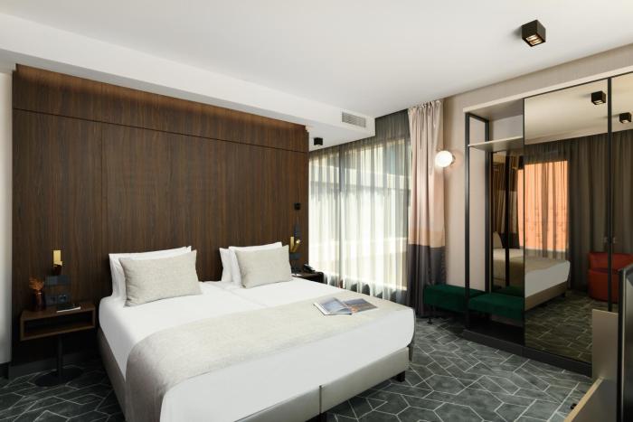 emerald downtown suites