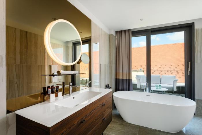 emerald downtown suites