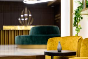 emerald downtown suites