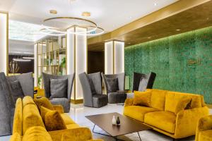 emerald downtown suites