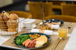 emerald downtown suites
