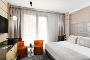 emerald downtown suites