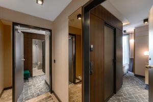 emerald downtown suites