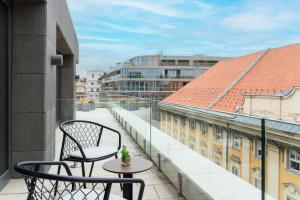 emerald downtown suites