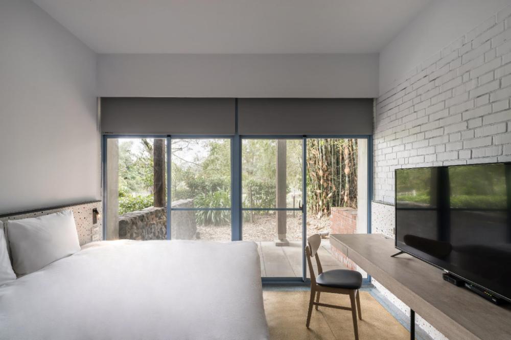 the moment hotel yilan by lakeshore