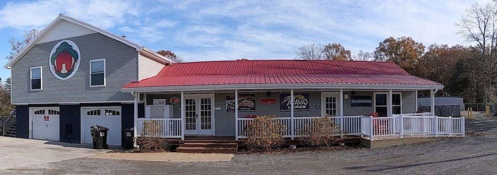 talkin tackle outfitter and lodge