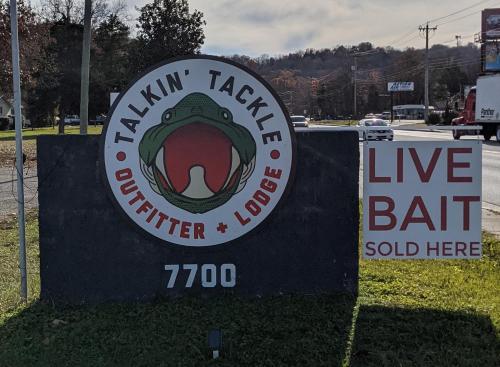 Talkin Tackle Outfitter And Lodge,,2.5 star