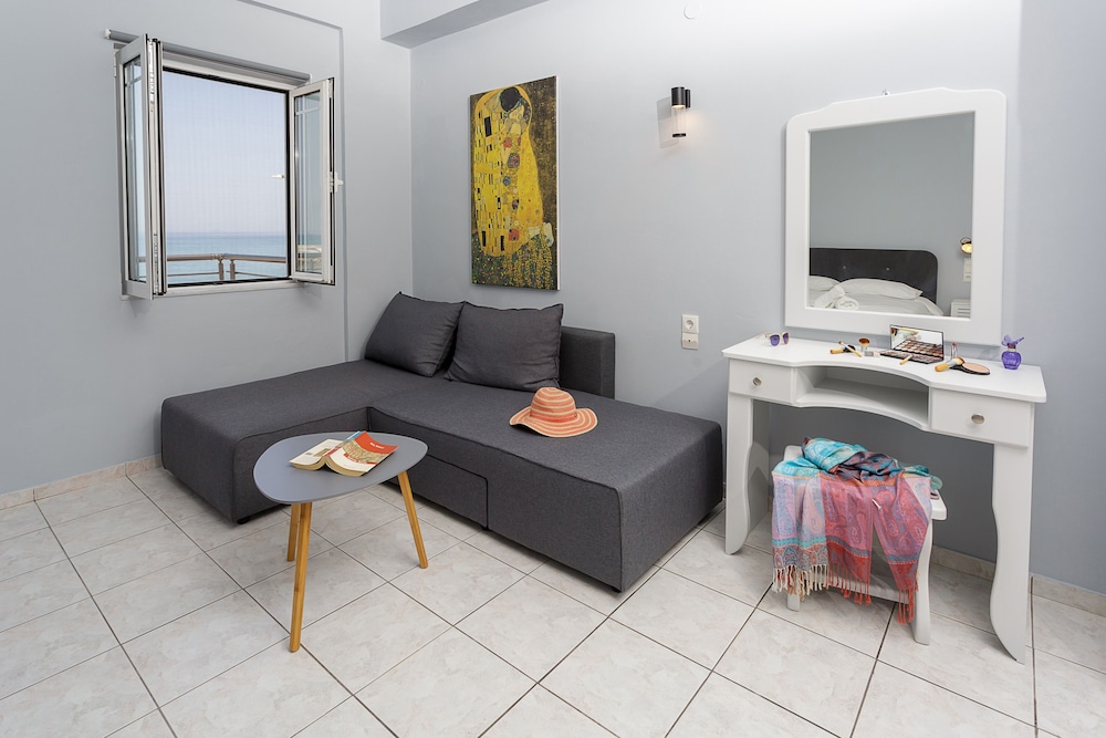 sole mare seaside apts