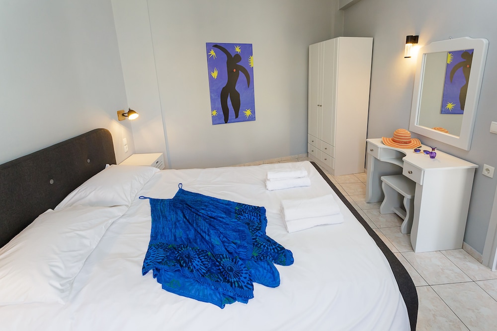 sole mare seaside apts