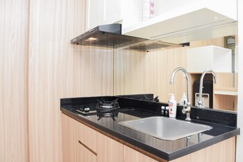 comfort and homey 2br at springlake apartment bekasi