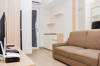 comfort and homey 2br at springlake apartment bekasi