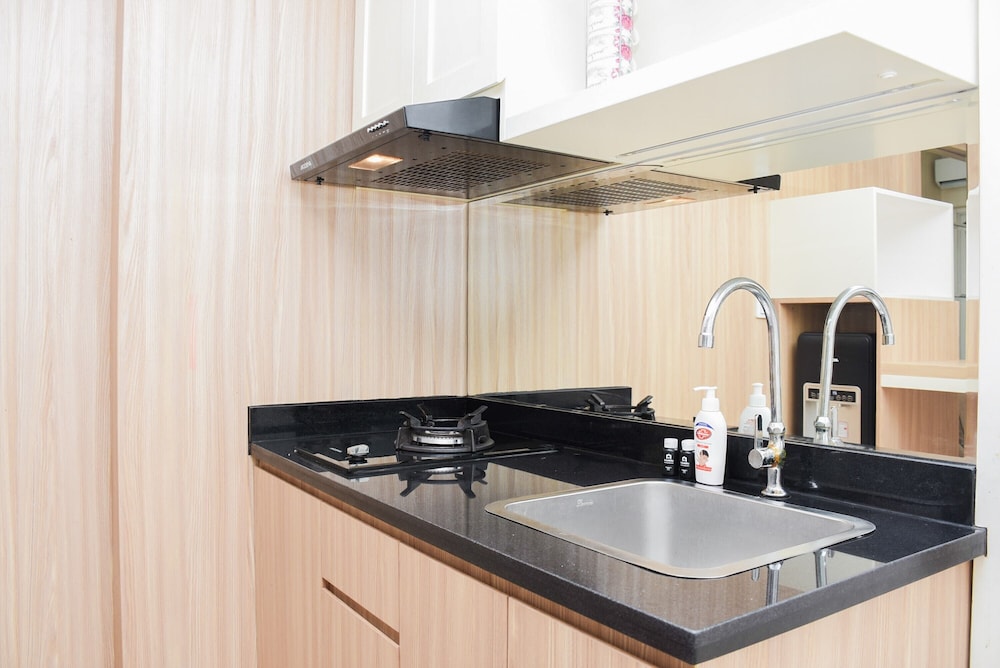 comfort and homey 2br at springlake apartment bekasi