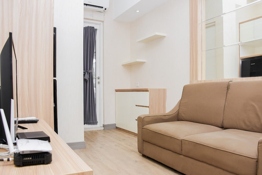 comfort and homey 2br at springlake apartment bekasi