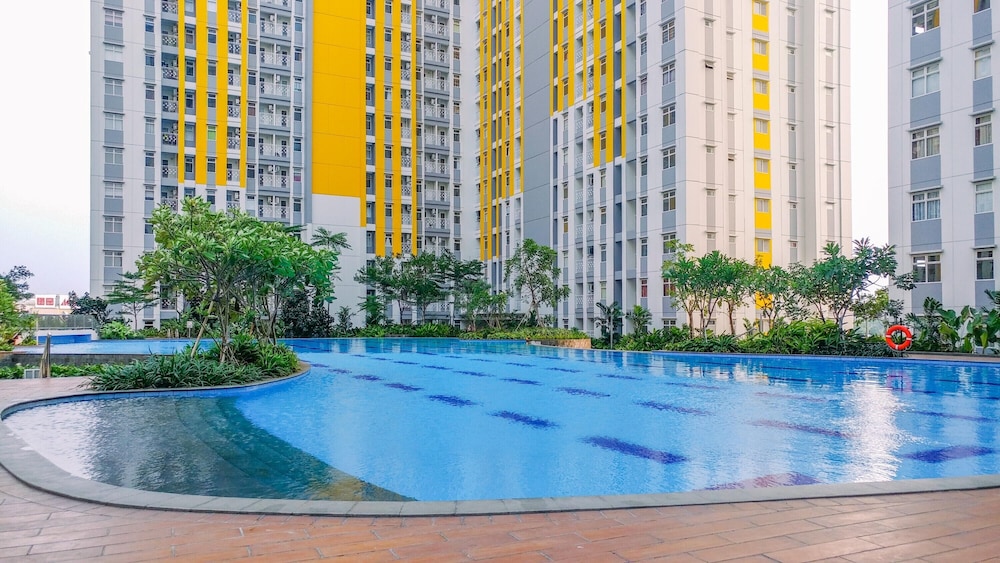 comfort and homey 2br at springlake apartment bekasi