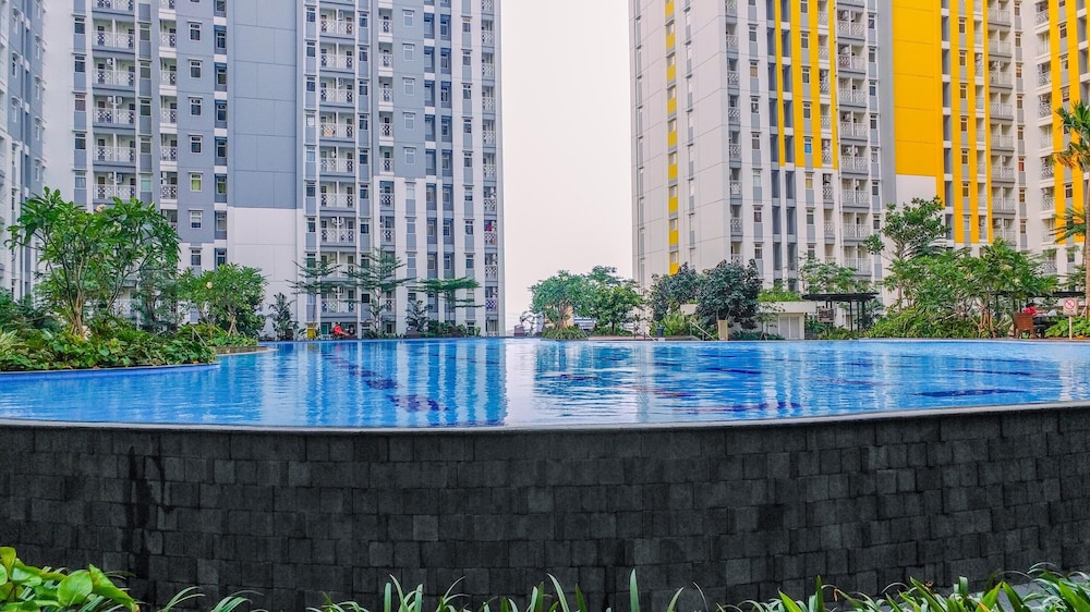 comfort and homey 2br at springlake apartment bekasi