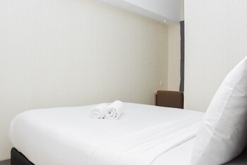 comfort and homey 2br at springlake apartment bekasi