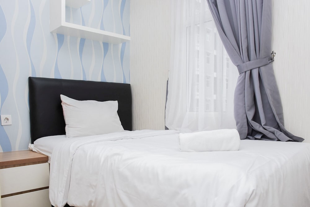 comfort and homey 2br at springlake apartment bekasi