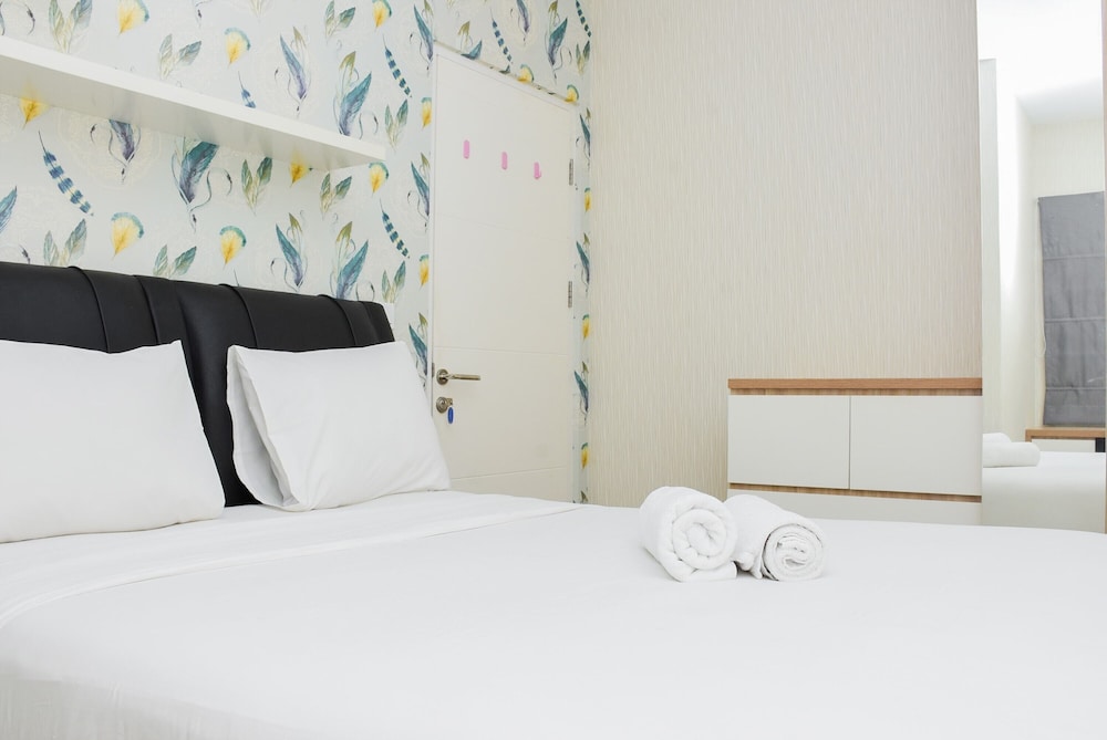 comfort and homey 2br at springlake apartment bekasi