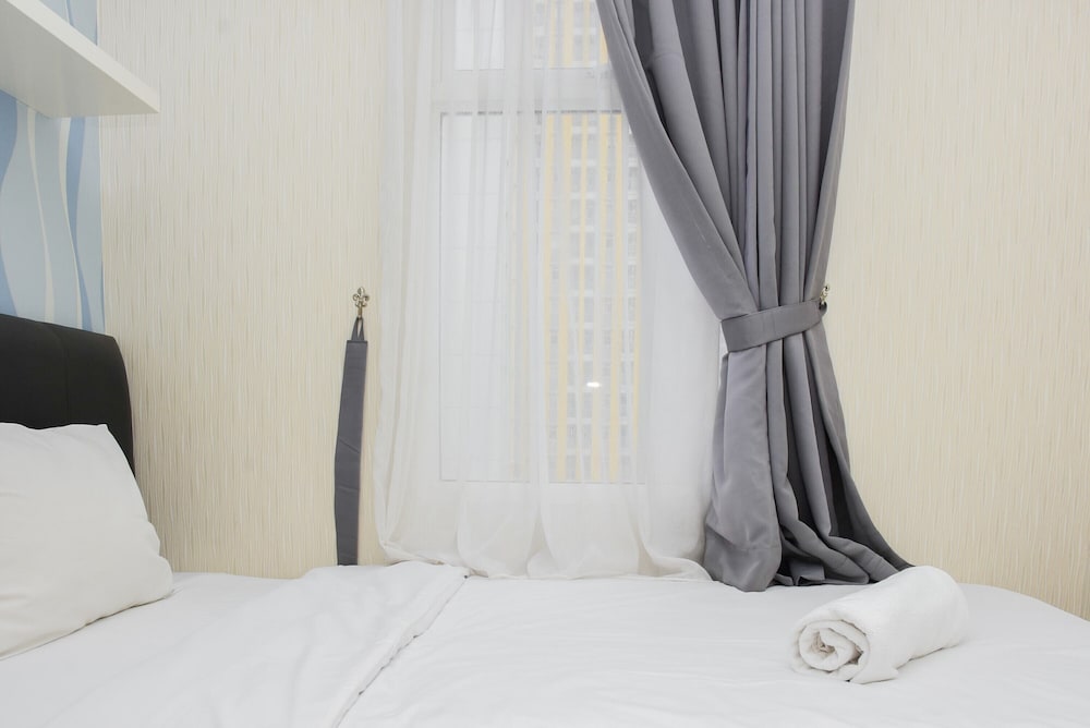 comfort and homey 2br at springlake apartment bekasi