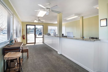 rodeway inn and suites