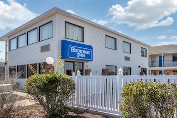 rodeway inn and suites