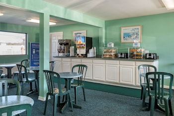 rodeway inn and suites