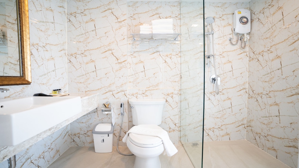 b2 phuket premier hotel