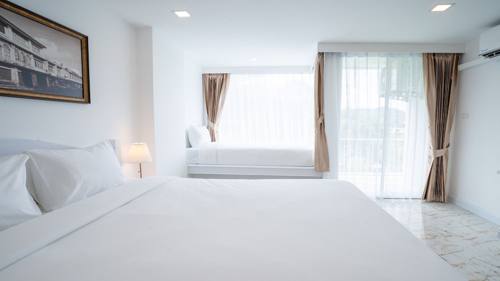 b2 phuket premier hotel