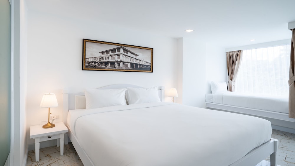 b2 phuket premier hotel