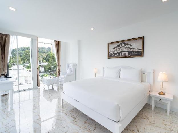 b2 phuket premier hotel