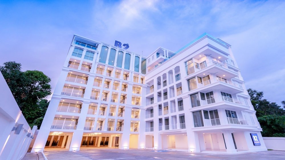 b2 phuket premier hotel
