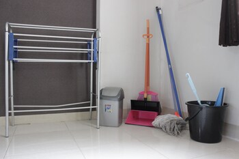 cozy studio at pinewood apartment near unpad jatinangor